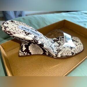 Steve Madden Black and Cream Snake Print Wedges